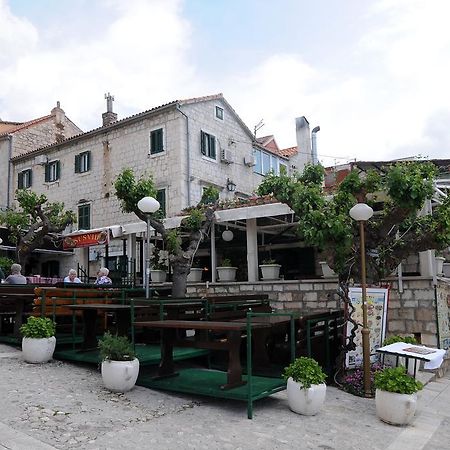 Guesthouse Rebecca Makarska Esterno foto