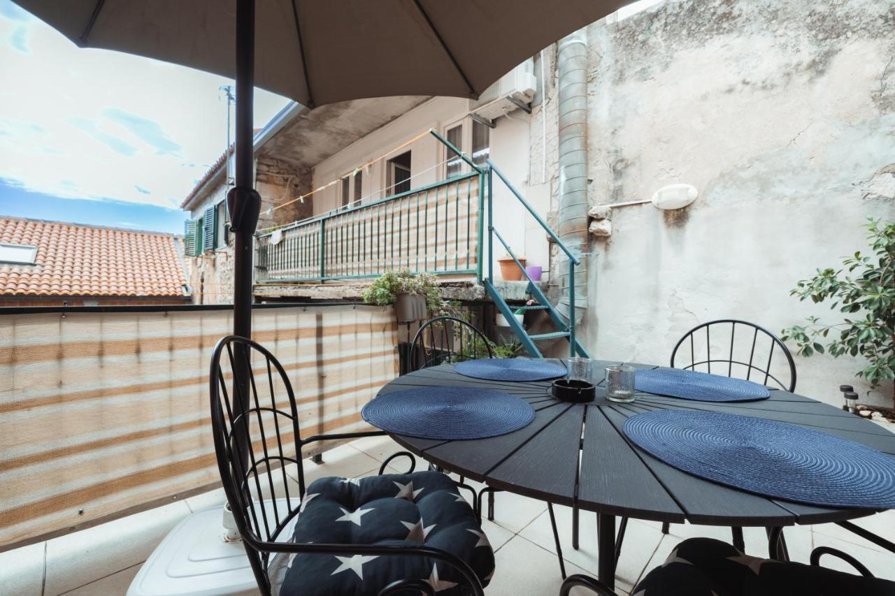 Guesthouse Rebecca Makarska Esterno foto