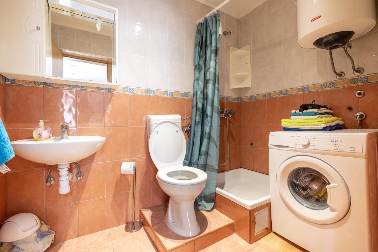 Guesthouse Rebecca Makarska Esterno foto