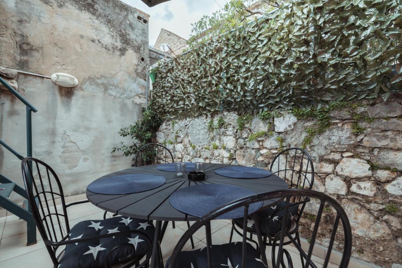 Guesthouse Rebecca Makarska Esterno foto
